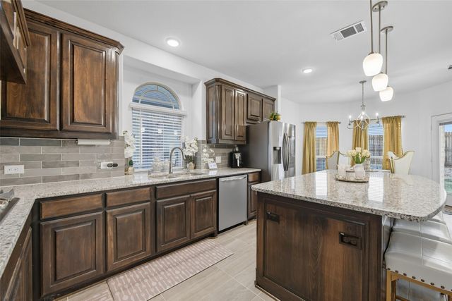 1308 Thunder Dove Drive, Mansfield, TX 76063