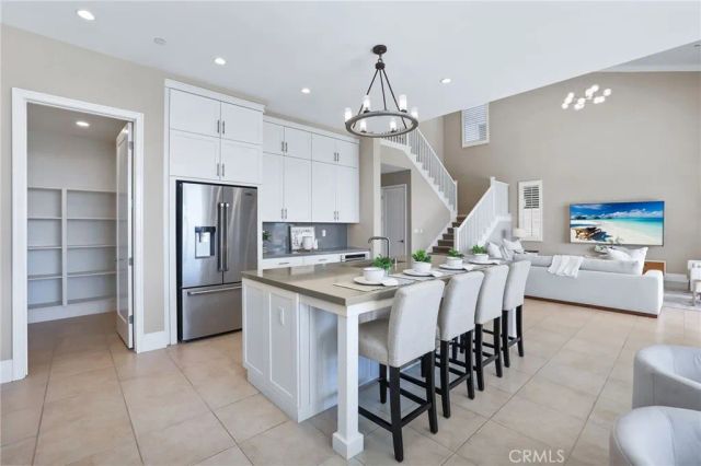 154 Roscomare, Irvine, CA 92602