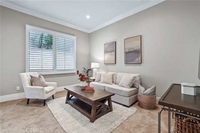 154 Roscomare, Irvine, CA 92602