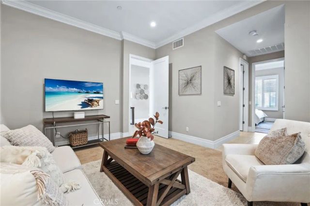 154 Roscomare, Irvine, CA 92602