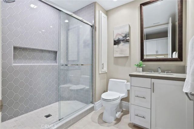 154 Roscomare, Irvine, CA 92602