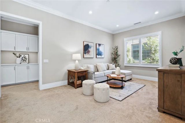 154 Roscomare, Irvine, CA 92602