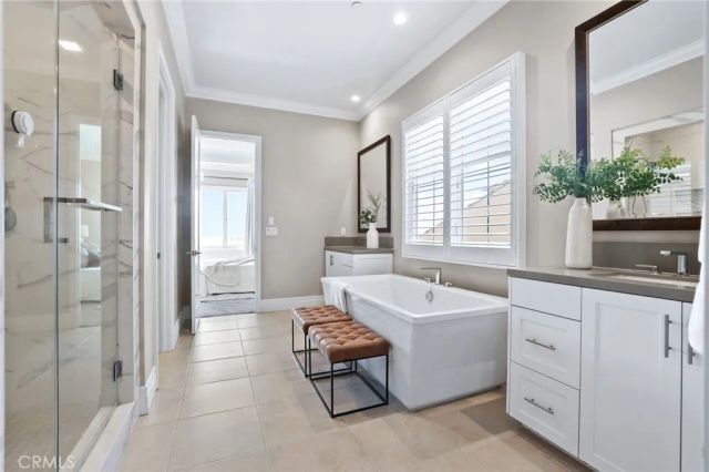 154 Roscomare, Irvine, CA 92602