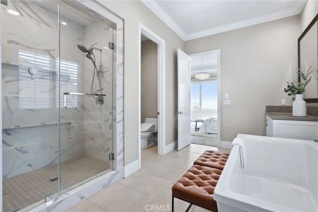 154 Roscomare, Irvine, CA 92602