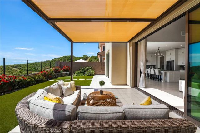 154 Roscomare, Irvine, CA 92602