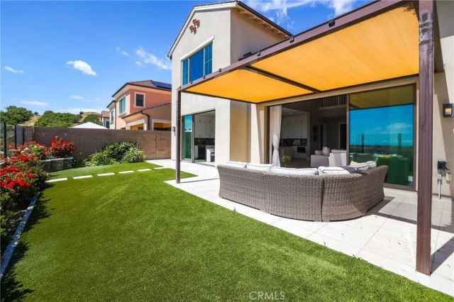 154 Roscomare, Irvine, CA 92602