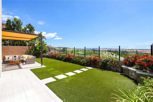 154 Roscomare, Irvine, CA 92602