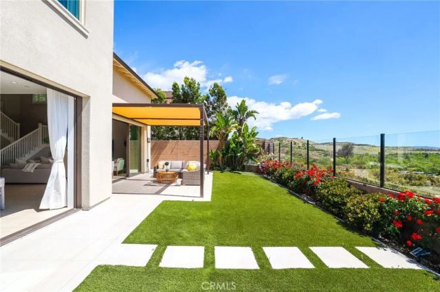 154 Roscomare, Irvine, CA 92602