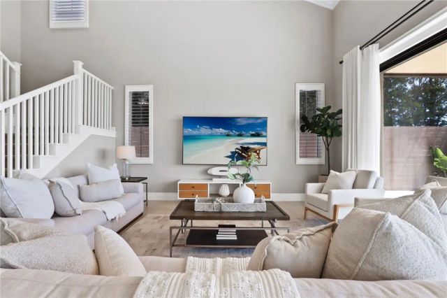 154 Roscomare, Irvine, CA 92602