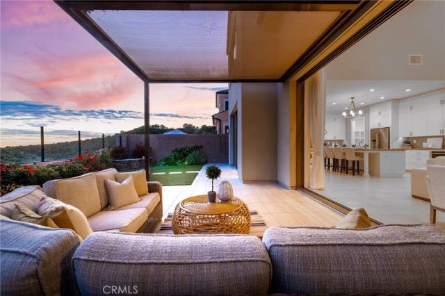 154 Roscomare, Irvine, CA 92602