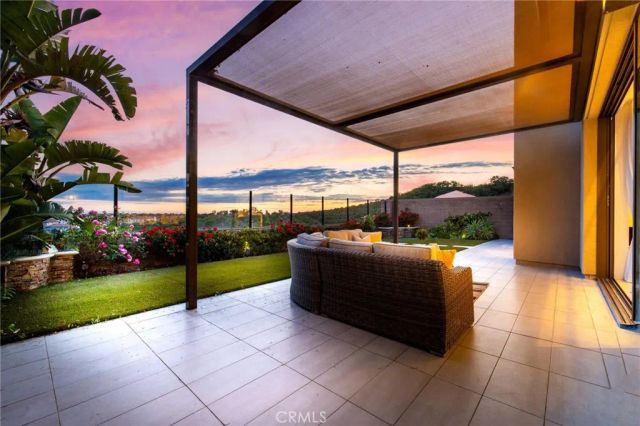 154 Roscomare, Irvine, CA 92602