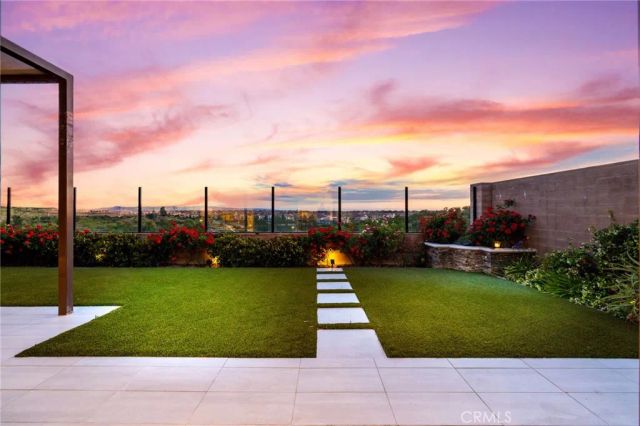 154 Roscomare, Irvine, CA 92602