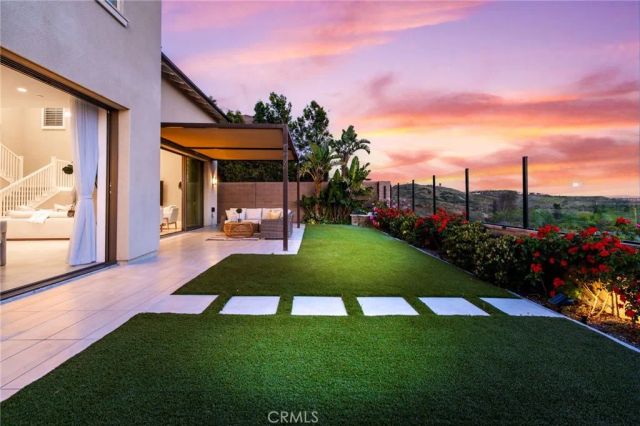 154 Roscomare, Irvine, CA 92602