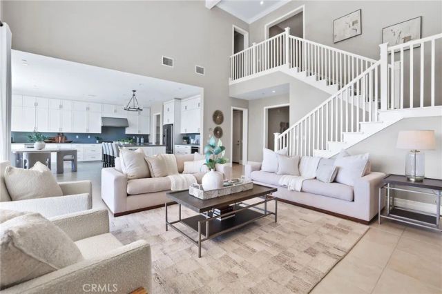 154 Roscomare, Irvine, CA 92602