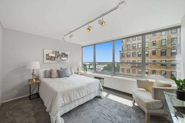 3550 N LAKE SHORE Drive 1102, Chicago, IL 60657