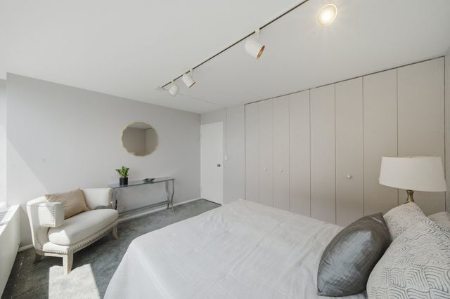 3550 N LAKE SHORE Drive 1102, Chicago, IL 60657