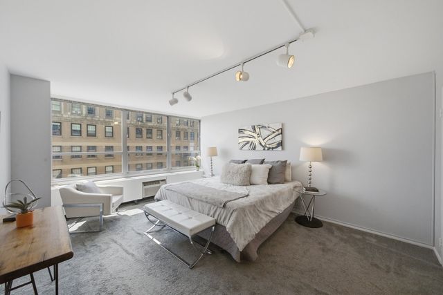 3550 N LAKE SHORE Drive 1102, Chicago, IL 60657