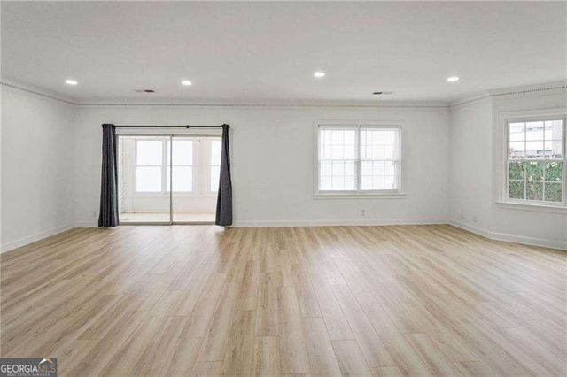 3649 Peachtree Road NE 305, Atlanta, GA 30319