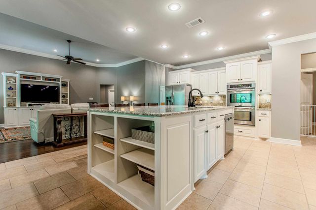 20612 Crested Butte Dr, Little Rock, AR 72210