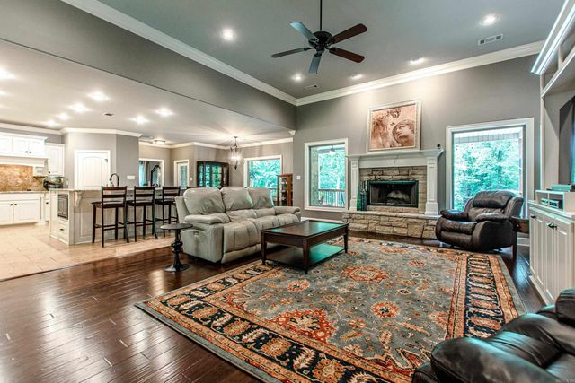 20612 Crested Butte Dr, Little Rock, AR 72210