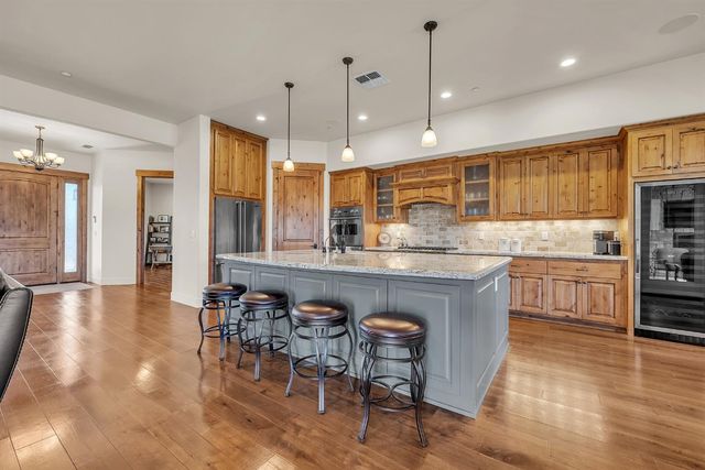 23461 Alexis Dr, Auburn, CA 95602