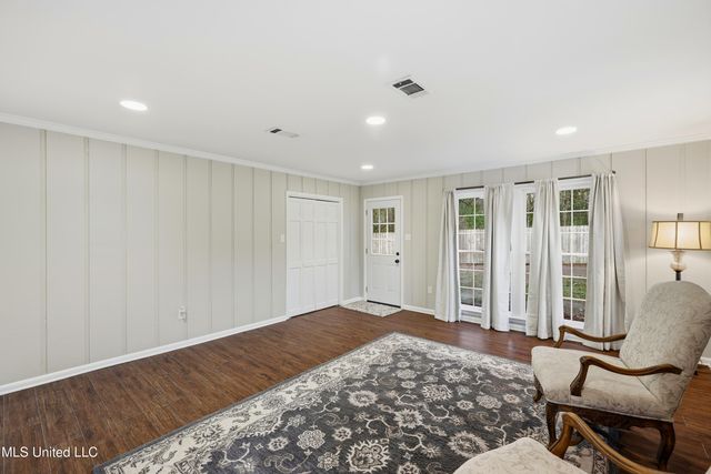 2040 Brecon Drive, Jackson, MS 39211