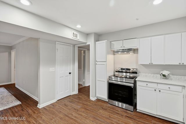 2040 Brecon Drive, Jackson, MS 39211