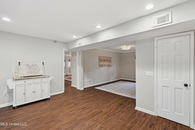 2040 Brecon Drive, Jackson, MS 39211