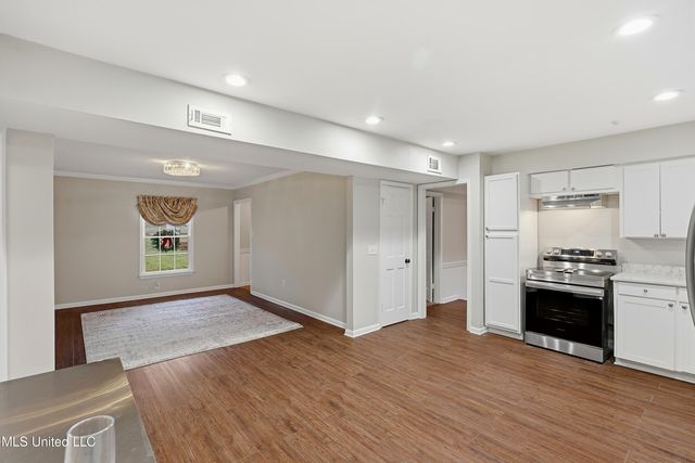 2040 Brecon Drive, Jackson, MS 39211