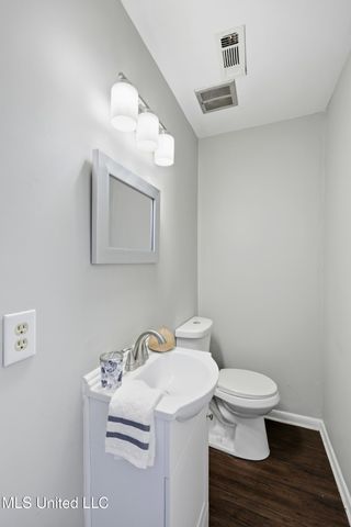 2040 Brecon Drive, Jackson, MS 39211