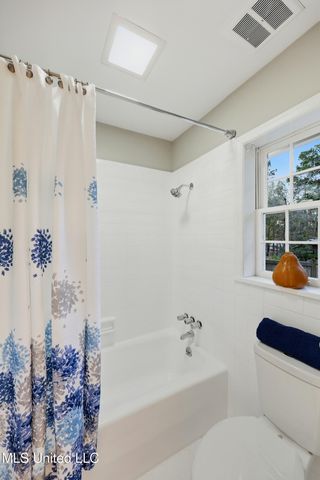 2040 Brecon Drive, Jackson, MS 39211