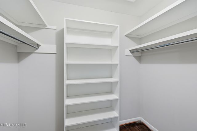 2040 Brecon Drive, Jackson, MS 39211