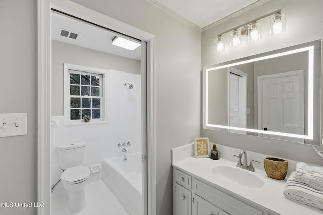 2040 Brecon Drive, Jackson, MS 39211