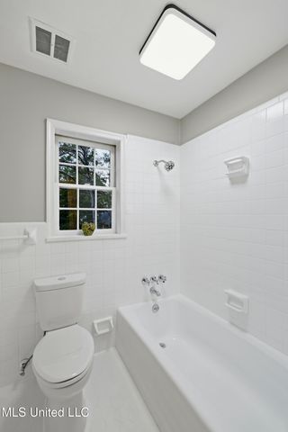 2040 Brecon Drive, Jackson, MS 39211