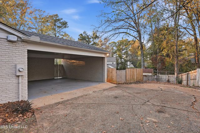 2040 Brecon Drive, Jackson, MS 39211