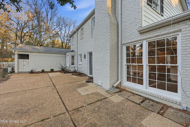 2040 Brecon Drive, Jackson, MS 39211