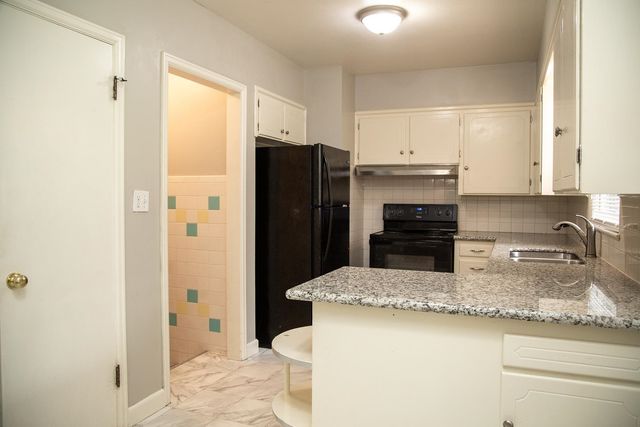 2046 N Payne Ave, Wichita, KS 67203