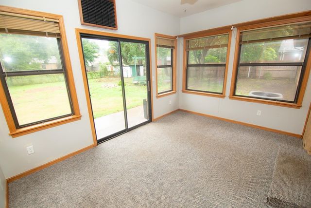 2046 N Payne Ave, Wichita, KS 67203