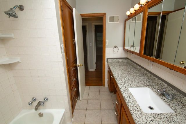 2046 N Payne Ave, Wichita, KS 67203