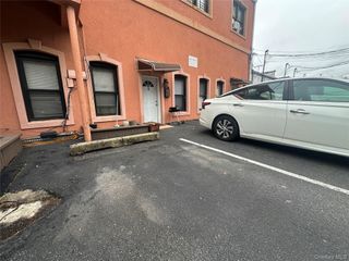 8 Lafayette Street, Williston Park, NY 11596