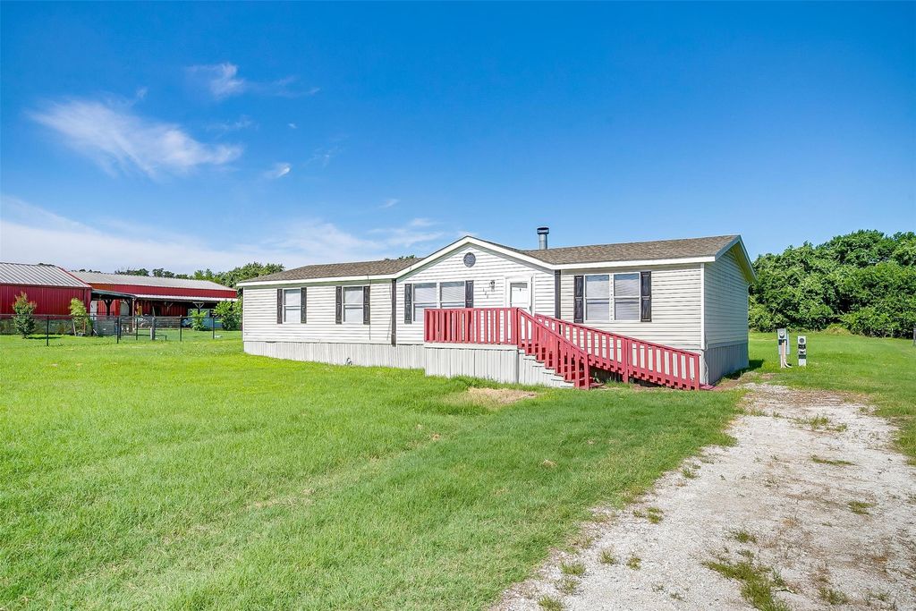 129 Clay Court, Springtown, TX 76082