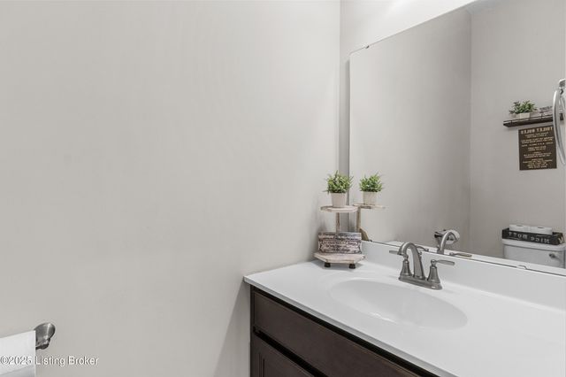 242 Magnolia Dr, Shepherdsville, KY 40165