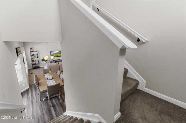 242 Magnolia Dr, Shepherdsville, KY 40165