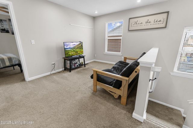 242 Magnolia Dr, Shepherdsville, KY 40165