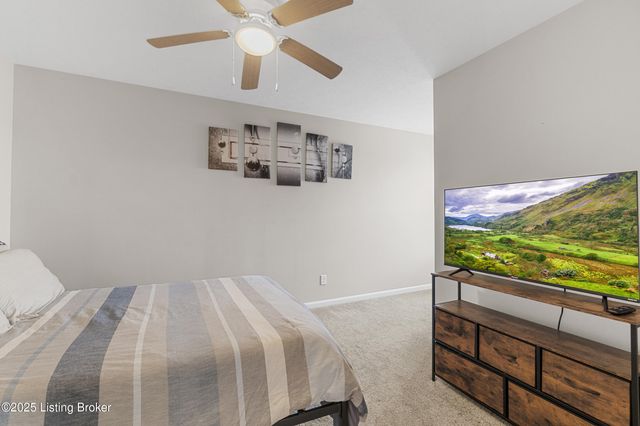 242 Magnolia Dr, Shepherdsville, KY 40165