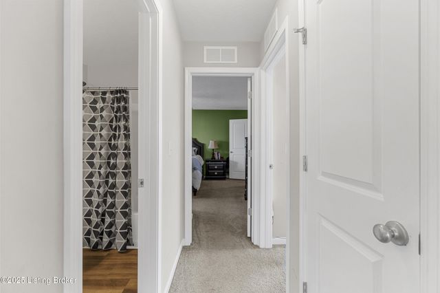 242 Magnolia Dr, Shepherdsville, KY 40165