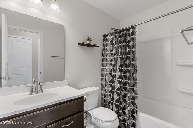 242 Magnolia Dr, Shepherdsville, KY 40165