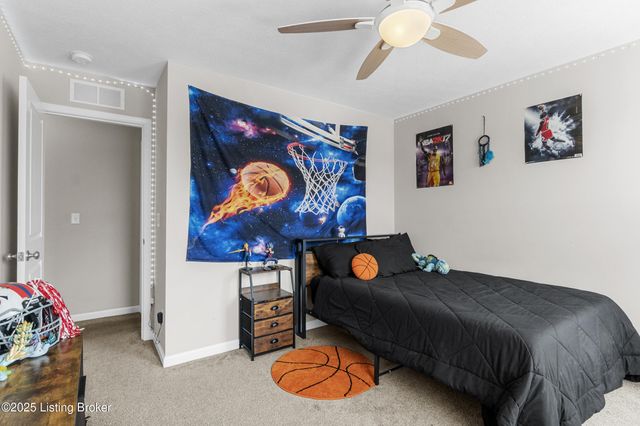 242 Magnolia Dr, Shepherdsville, KY 40165