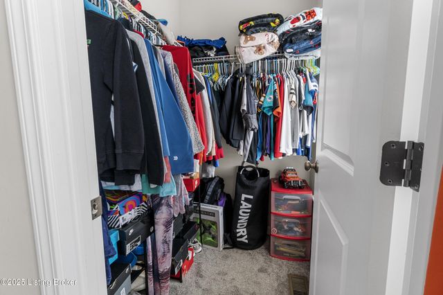 242 Magnolia Dr, Shepherdsville, KY 40165