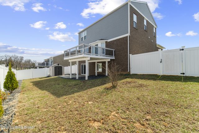 242 Magnolia Dr, Shepherdsville, KY 40165